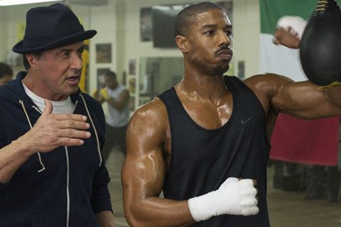 Michael B. Jordan khoe 6 múi cơ săn chắc trong trailer Creed 21