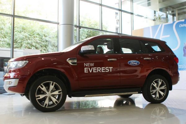 So sánh Ford Everest Trend 2.2 có đủ cạnh tranh Toyota Fortuner 2.4G